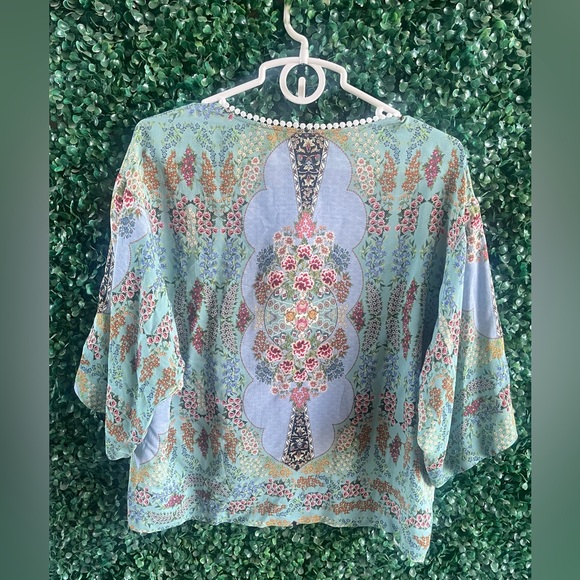 FARM Rio Multicolor Floral Top - Picture 4 of 8